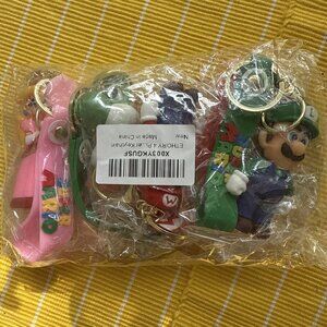 Set of Super Mario Bros Luigi, Princess Peach, Yoshi Keychains New in pkg